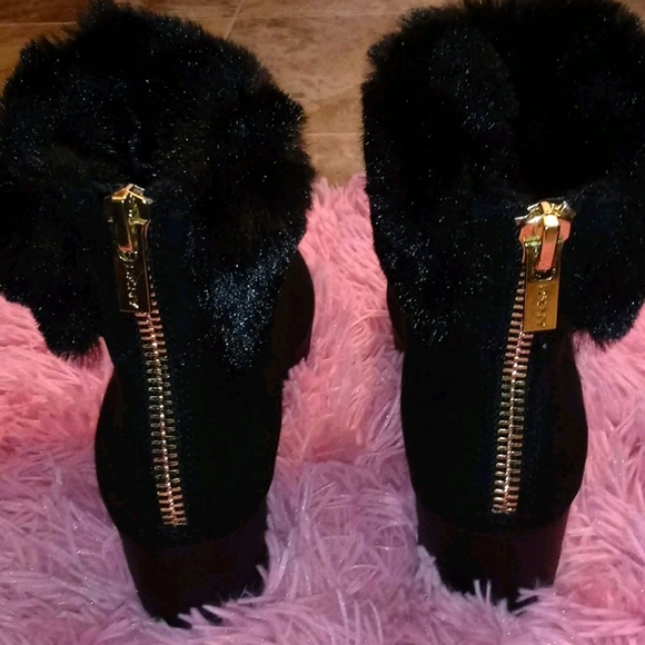 DKNY Abri Booties - Picture 5 of 7